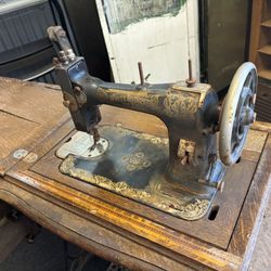 1915 White Family Rotary Sewing Machine