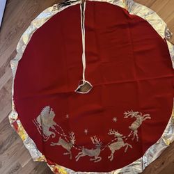 Red and gold Christmas tree skirt vintage 