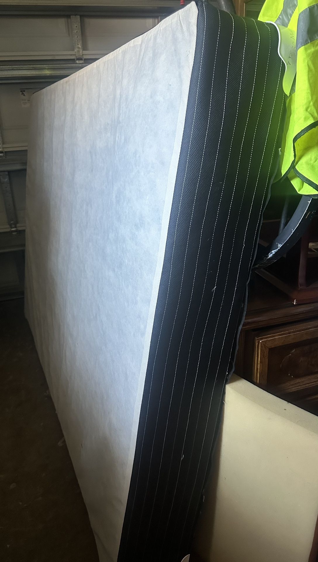 Free Full Size Box Spring 