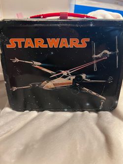 Vintage 1977 STARWARS Lunchbox With two coins