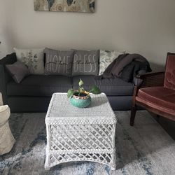 Mesa Bonita/ Wicker Table