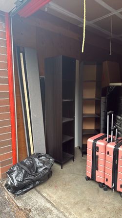 2 shelves/ stands