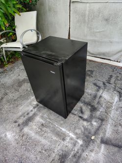 Haier Mini Refrigerator 2.7 Cu .Ft  Black Color