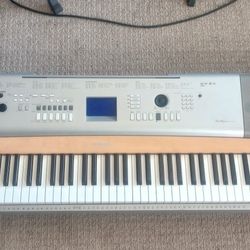 Yamaha DGX-620 Portable Grand 