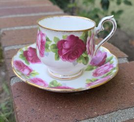 Old English Rose (Gilted Rim) Cup & Saucer Royal Albert Collection