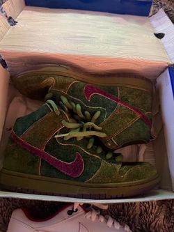 Nike SB Dunk High Green Suede Sneakers