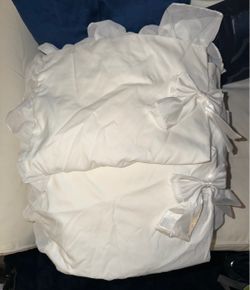 Queen Size Ruffled Bedding Bow Duvet Cover Set with Butterfly Tie. 3 Pieces - White