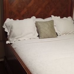 Sleigh bed  Bedroom Set