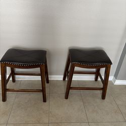 2 Backless leather barstools
