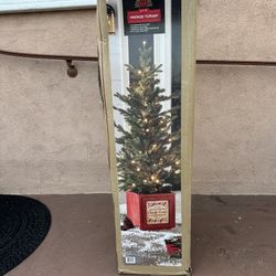 Vintage Xmas Tree In Perfect Condition  NEW