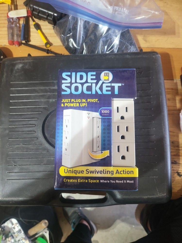 Side Socket Swiveling plugs W/ Surge protector **NEW**
