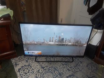 Element Smart TV 43" Inch 1080P Full HD LED Model: ELST4316S Remote control Included