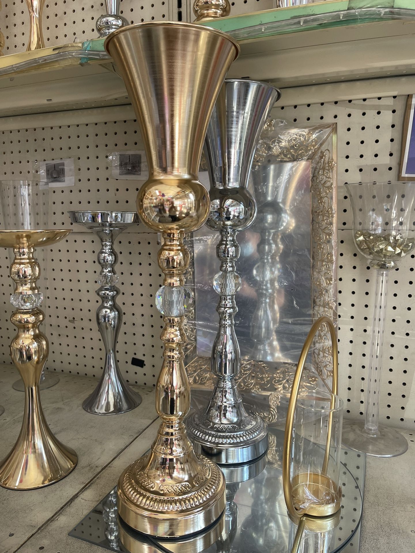New 25” Tall Gold Vase flower arrangement Wedding Diamond Trumpet Stand