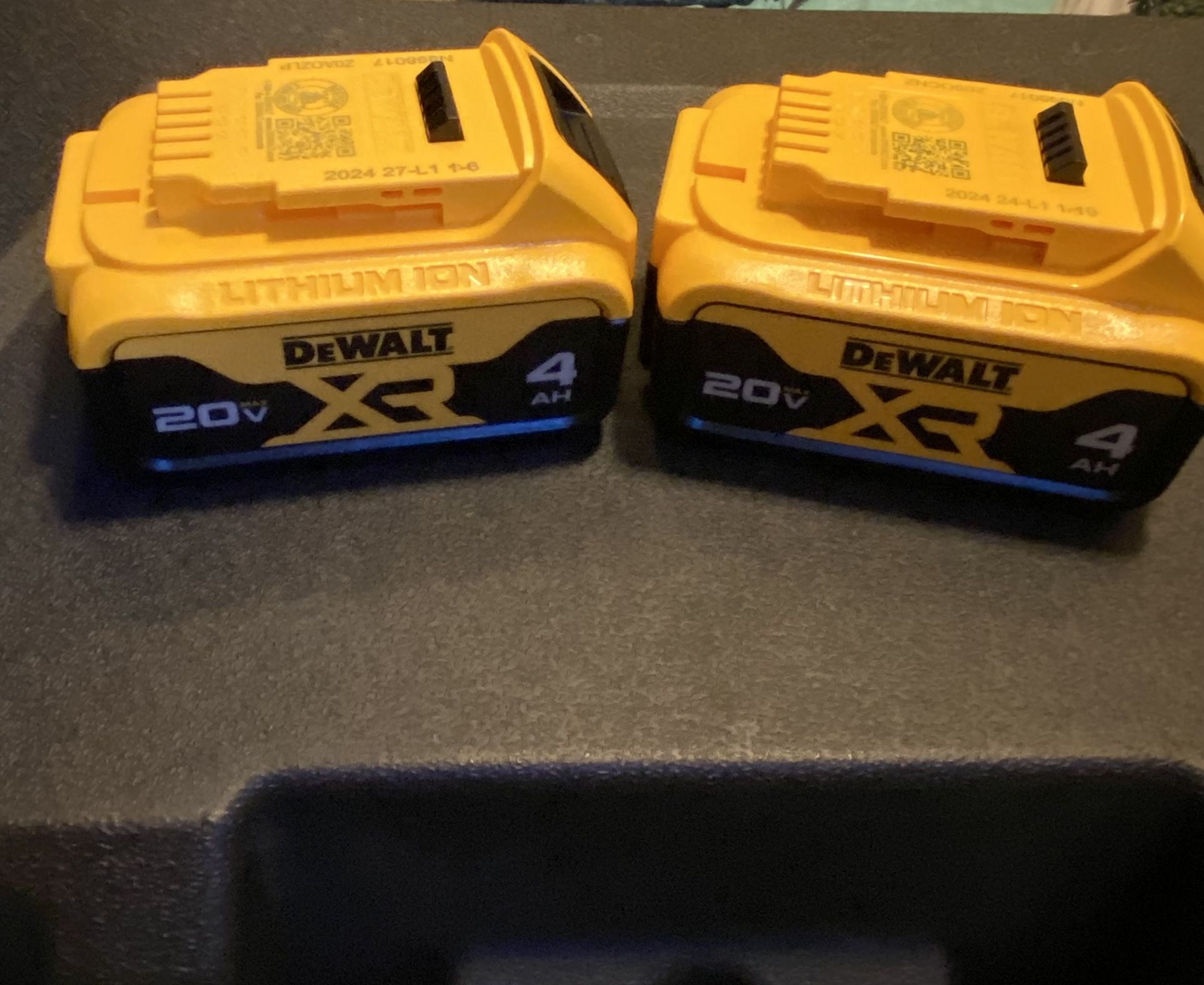 DeWalt 20v New XR.  Batteries. 4.0 AH. Lithium   X2