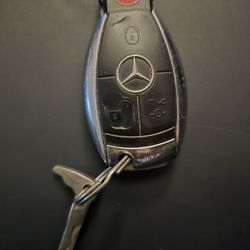 2007 Mercedes Benze E 350. OEM Key Fob