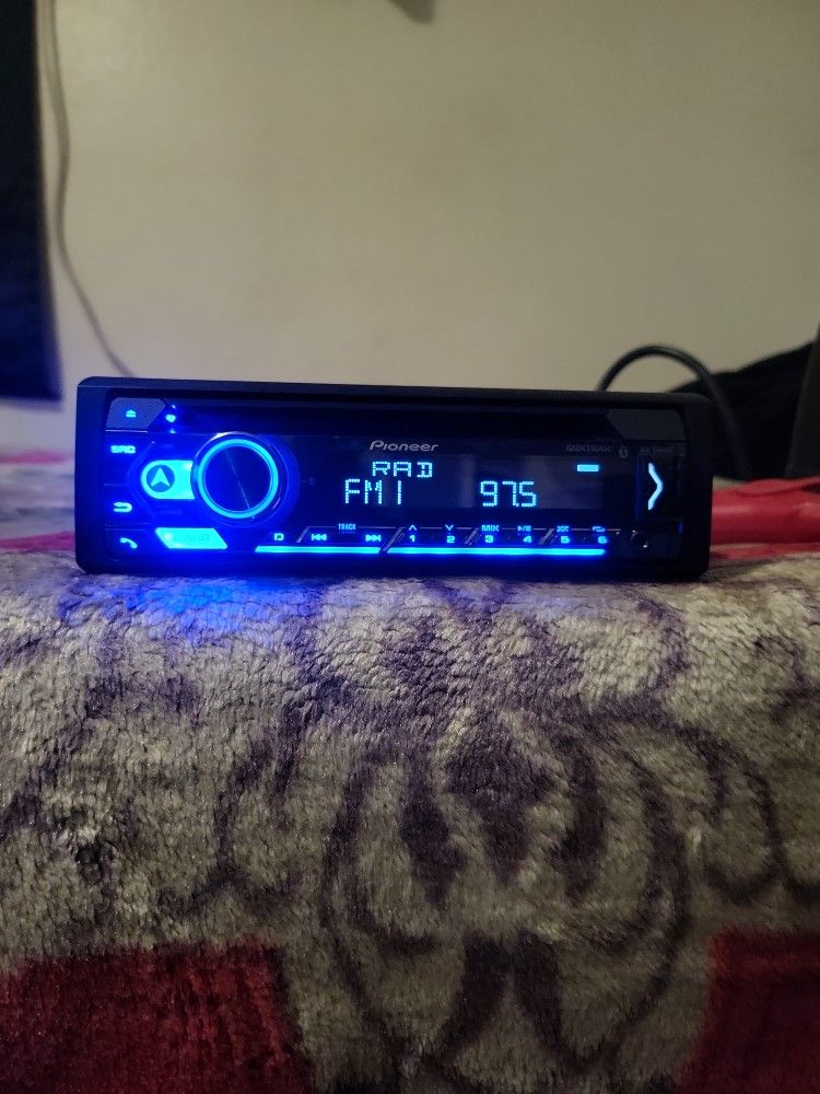 Pioneer Car CD Player With Bluetooth 