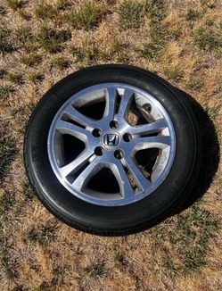 Honda Alloy Wheel with Tire
