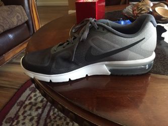 Nike air max sequent