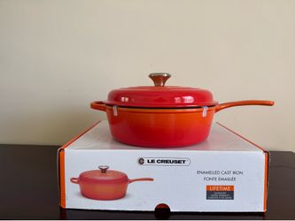 Le Creuset Signature Cast Iron 3.75 qt Cassadou, Flame - Size: 26 cm