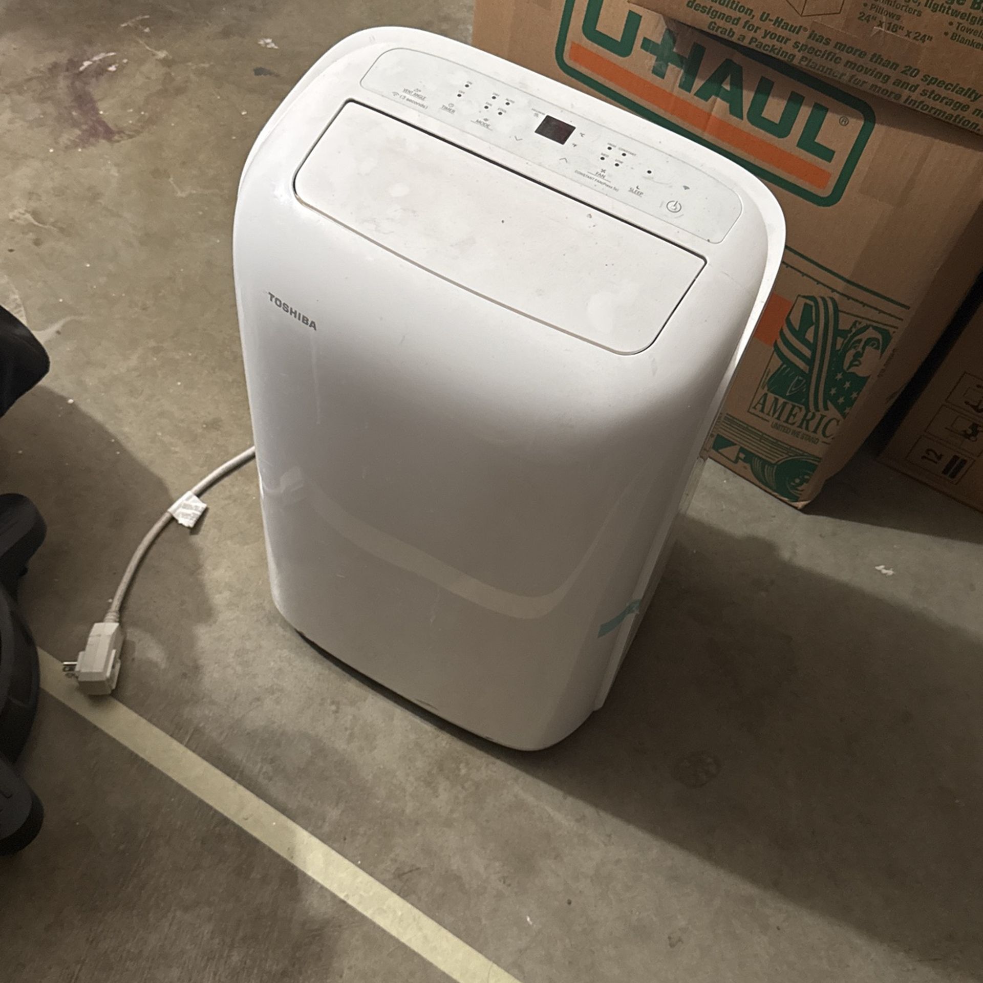 Lightly Used Toshiba AC unit
