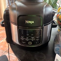 Ninja Black Electric Pressure Cooker/Air Fryer 