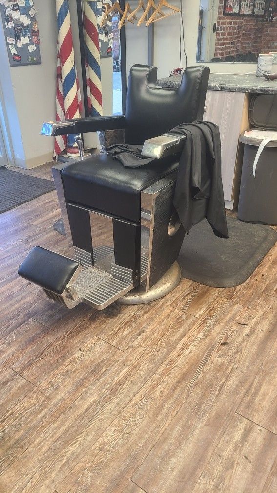 1959 Barber Chair