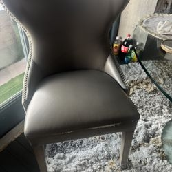 4 Dinning Chairs
