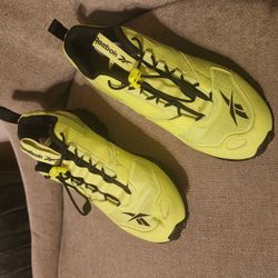  Reebok Women's Dmxpert Sneaker Only Written Twice