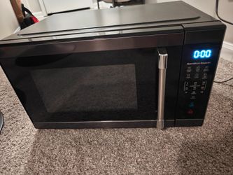 Hamilton Beach 1.1 Cu Ft Countertop Microwave oven
