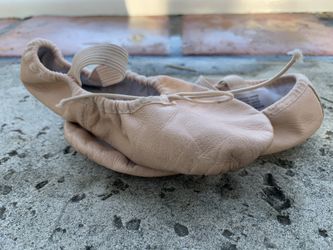 Ballet shoes little girl 🩰 11.5