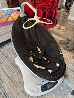 Baby swing.  It’s in good condition.