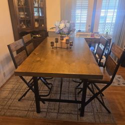 Dining Room Table And Chairs 