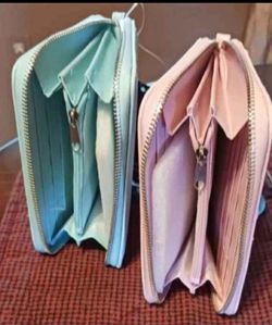 Carry Purse 2 Available $10ea