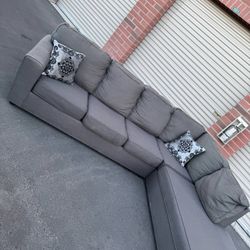 Really Nice Sectional Couch 