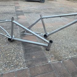 2 Diamond Back Viper Bike Frames
