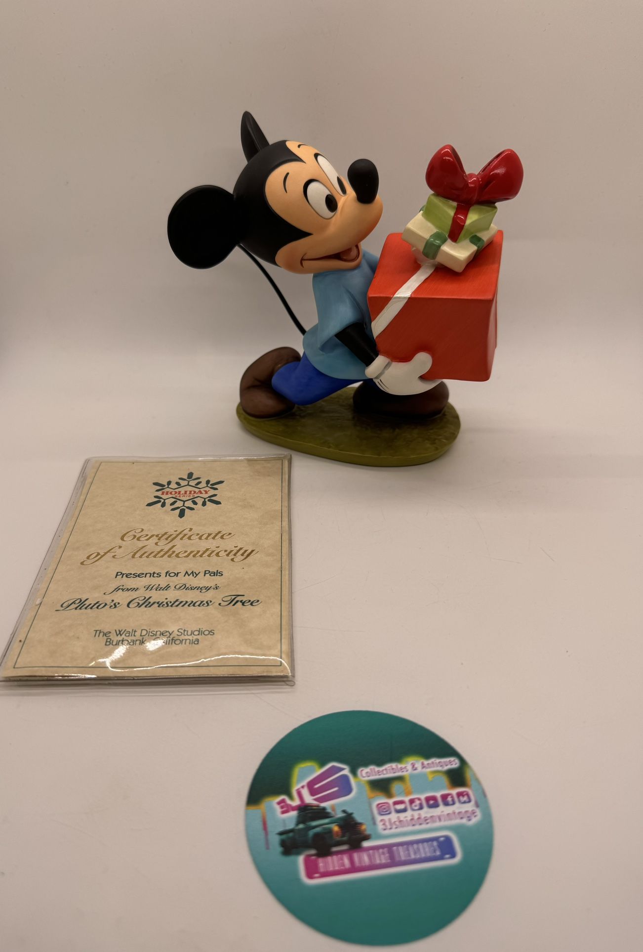 Vintage Walt Disney Classic Collection Mickey Mouse 1995 Holiday Annual Figurine
