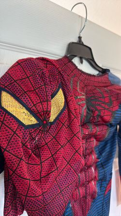 Kids Spider-Man costume. Boys Spiderman mask and Halloween costume
