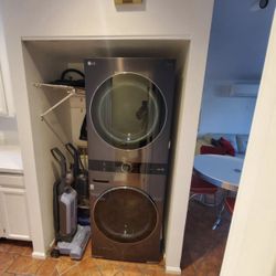 LG Washer & Dryer Set