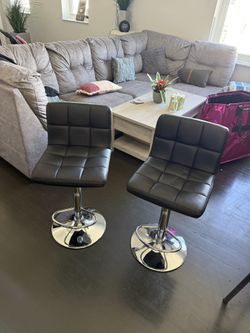2 Barstools