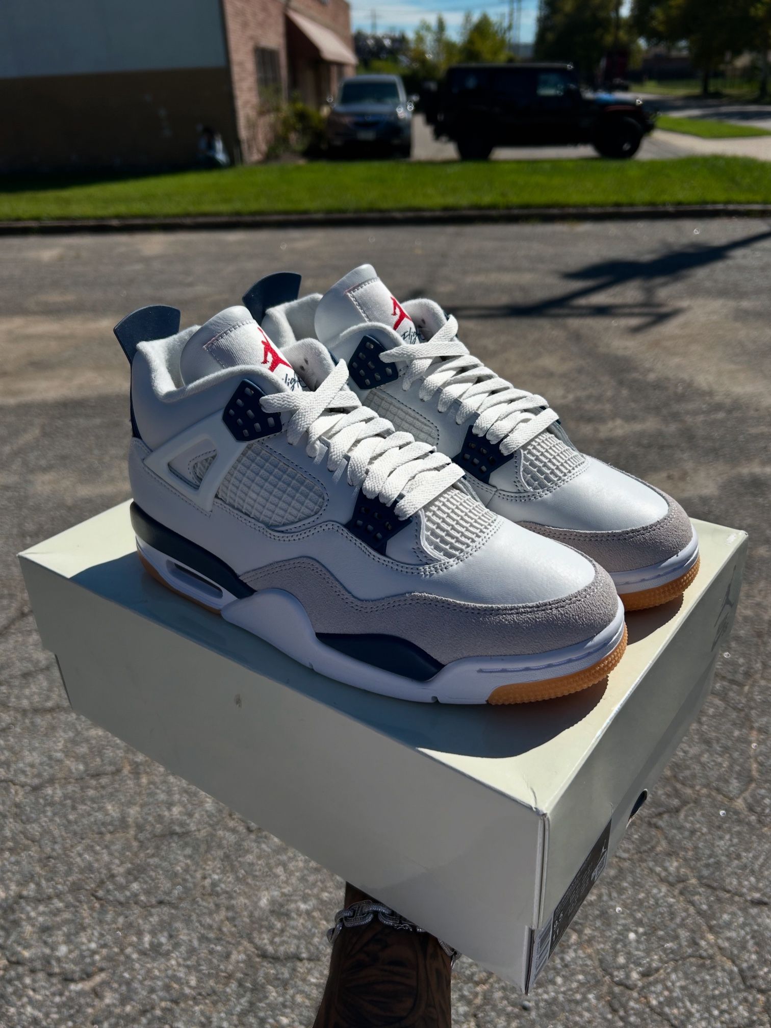 Jordan 4 SB “Navy”