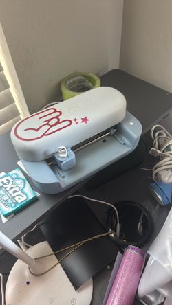 e: Cricut Joy Smart Cutting Machine (Great Condition / Tested)