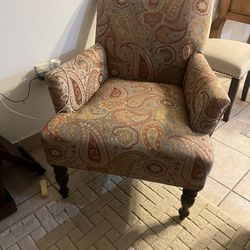Small Sofa Like Chair 