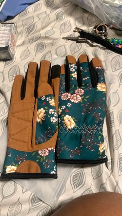Gardening gloves