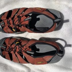 Keen Sandels Size 10