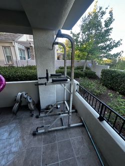 Pull-up/dip tower (FREE)