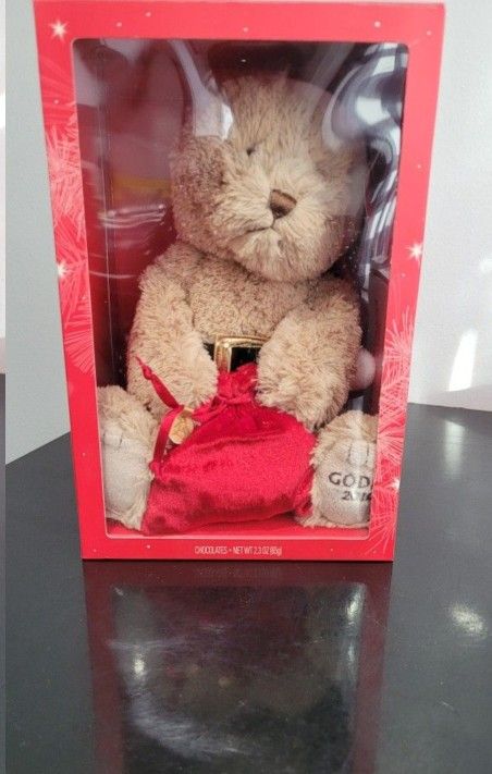 2010 Christmas teddy bear. New