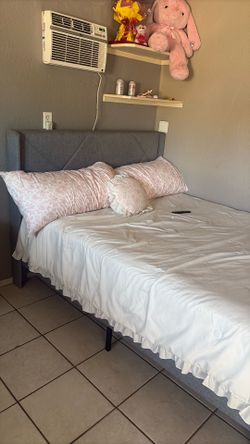 QUEEN BEDFRAME