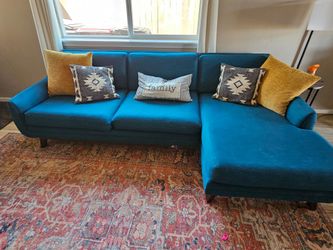 Sectional Sofa with Chaise