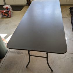 6 Ft Fold Up Table