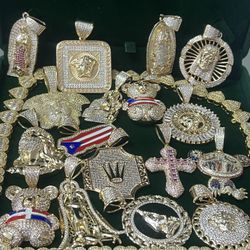 pendant available and necklace msg me